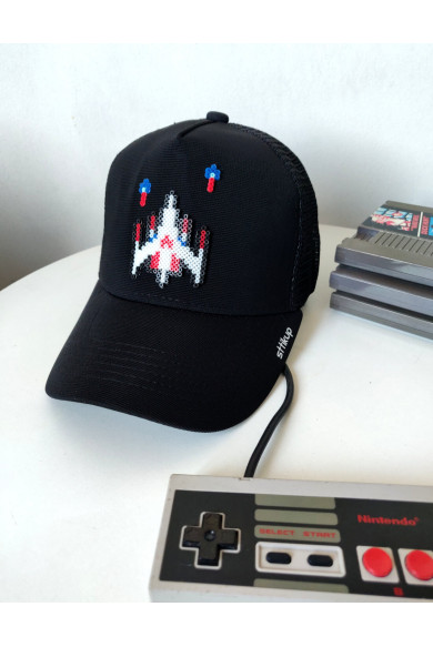 Gorra Trucker Galaga Pixel Art 3D | Sttikup